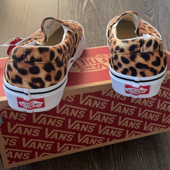 Classic Slip-On Vans in Leopard 🐆 NEW - Picture 5 of 17